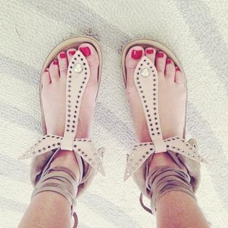 Ashley Madekwe feet photo thumbnail