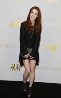 Lena Meyer-Landrut feet photo thumbnail