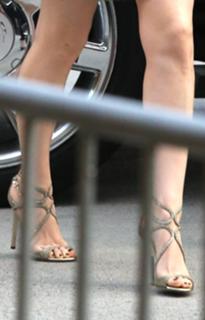 Kate Mara feet photo thumbnail