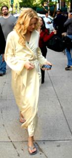 Kate Hudson feet photo thumbnail