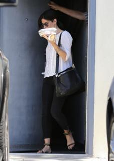 Sandra Bullock feet photo thumbnail