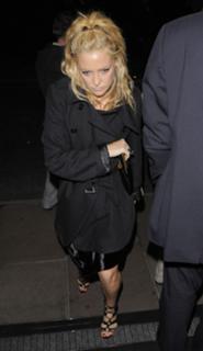 Kate Hudson feet photo thumbnail