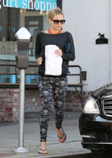Kate Hudson feet photo thumbnail