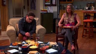 Kaley Cuoco feet photo thumbnail