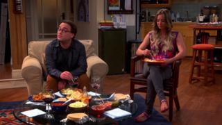 Kaley Cuoco feet photo thumbnail