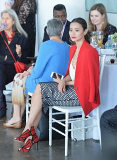 Jamie Chung feet photo thumbnail