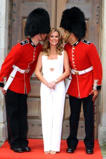 Amanda Holden feet photo thumbnail