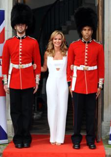 Amanda Holden feet photo thumbnail