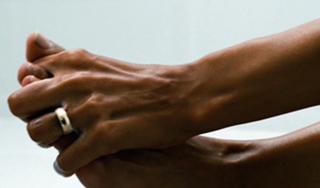 Halle Berry feet photo thumbnail