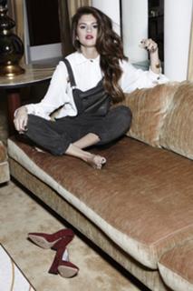 Selena Gomez feet photo thumbnail