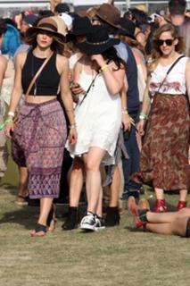 Katharine McPhee feet photo thumbnail