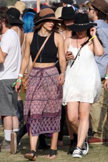 Katharine McPhee feet photo thumbnail