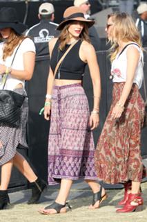 Katharine McPhee feet photo thumbnail