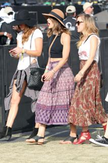 Katharine McPhee feet photo thumbnail
