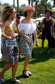 Katy Perry feet photo thumbnail