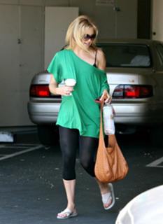 Kate Hudson feet photo thumbnail