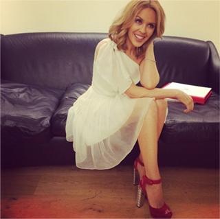 Kylie Minogue feet photo thumbnail