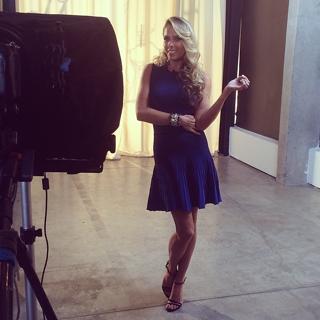 Adriane Galisteu feet photo thumbnail