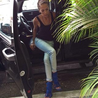Adriane Galisteu feet photo thumbnail