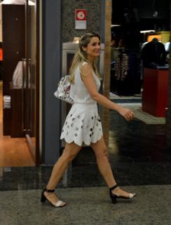 Flávia Alessandra feet photo thumbnail