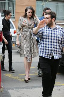 Liv Tyler feet photo thumbnail