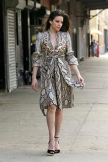 Liv Tyler feet photo thumbnail