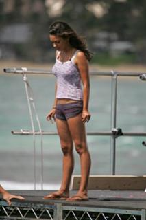 Mila Kunis feet photo thumbnail