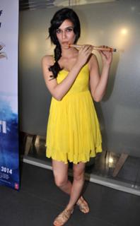Kriti Sanon feet photo thumbnail