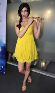 Kriti Sanon feet photo thumbnail