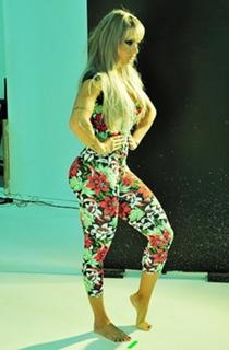 Juliana Salimeni feet photo thumbnail