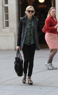 Fearne Cotton feet photo thumbnail