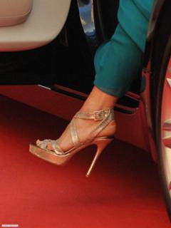 Catherine Princess of Wales feet photo thumbnail