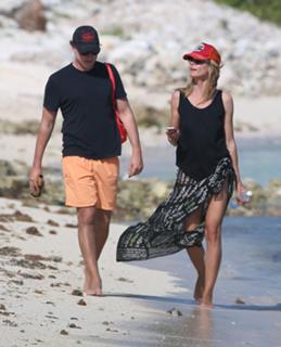 Heidi Klum feet photo thumbnail