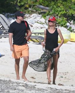 Heidi Klum feet photo thumbnail