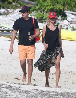 Heidi Klum feet photo thumbnail