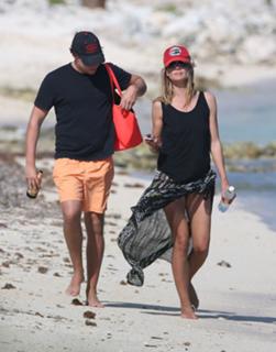 Heidi Klum feet photo thumbnail