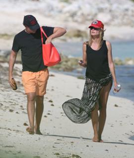 Heidi Klum feet photo thumbnail