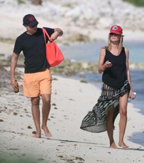 Heidi Klum feet photo thumbnail