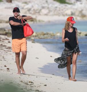 Heidi Klum feet photo thumbnail