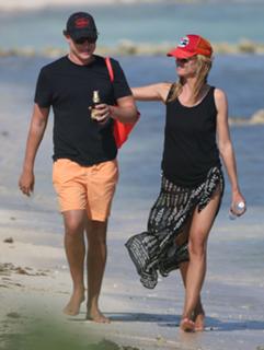 Heidi Klum feet photo thumbnail