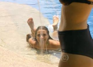 Giovanna Antonelli feet photo thumbnail