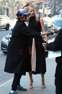 Karolina Kurkova feet photo thumbnail