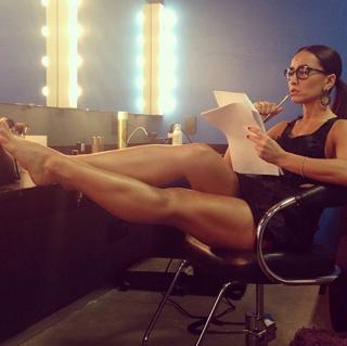 Sabrina Sato feet photo thumbnail