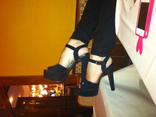 Giovanna Antonelli feet photo thumbnail