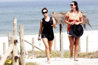 Giovanna Antonelli feet photo thumbnail