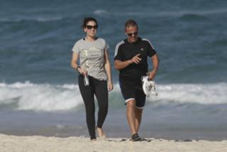 Giovanna Antonelli feet photo thumbnail