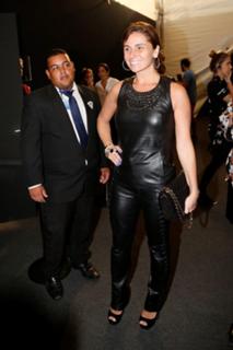 Giovanna Antonelli feet photo thumbnail
