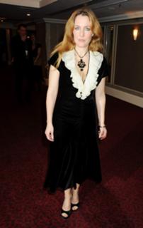 Gillian Anderson feet photo thumbnail