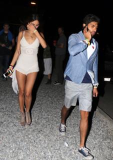 Eiza González feet photo thumbnail