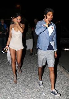 Eiza González feet photo thumbnail